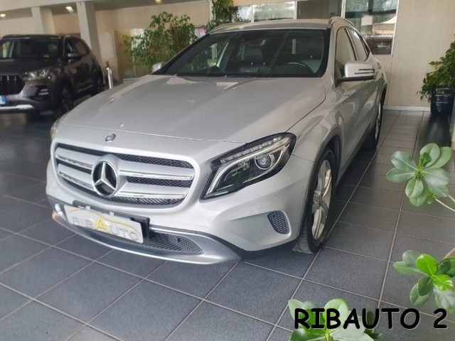 MERCEDES-BENZ GLA 220 d Automatic Premium 