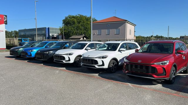 MG ZS Vari colori metallizzato