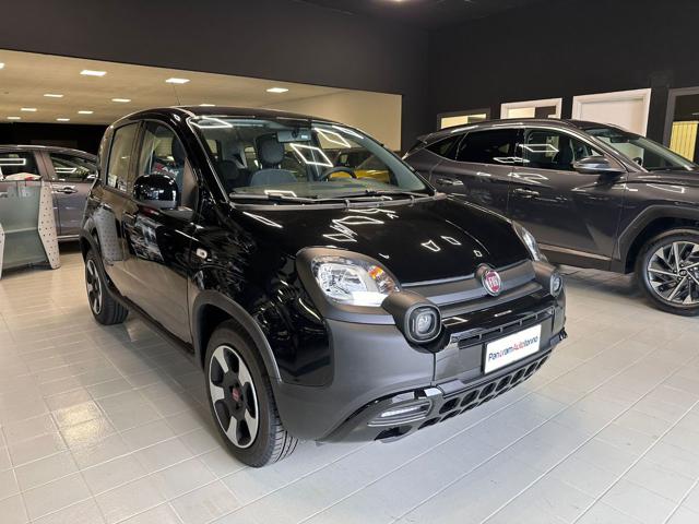 FIAT Panda 1.0 FireFly S&S Hybrid City Cross 