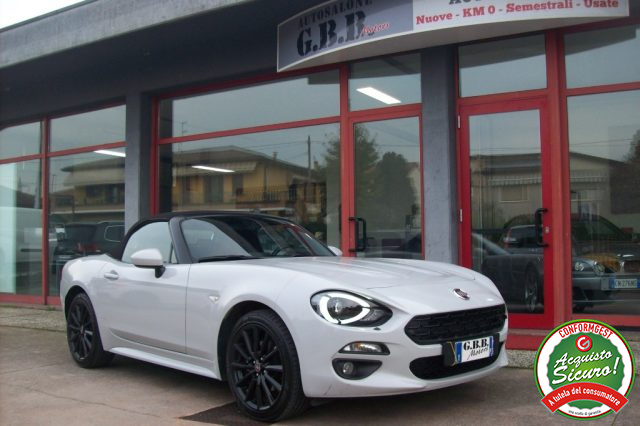 FIAT 124 Spider Bianco tetto Nero pastello