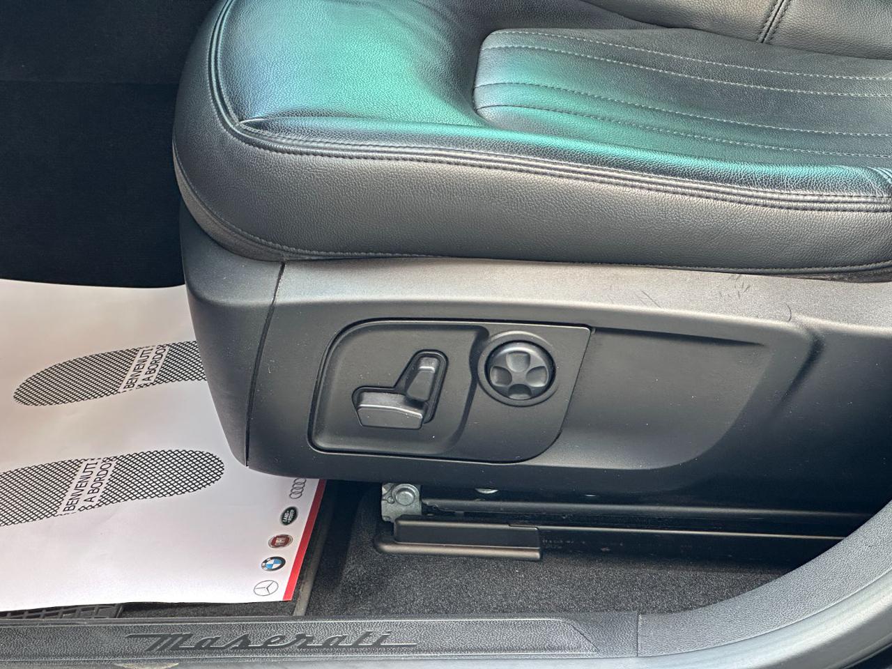 MASERATI Levante V6 Diesel 250cv AWD Granlusso MY20 - 16