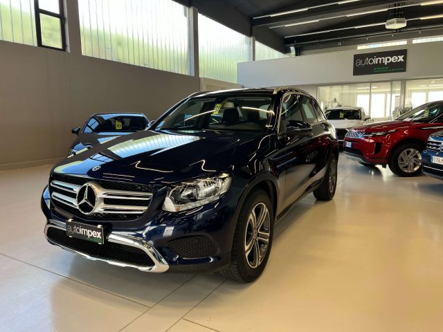 MERCEDES-BENZ GLC 220 Hellblau metallisiert