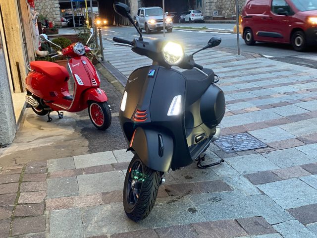 PIAGGIO Vespa GTS 300 Super NERO OPACO pastello