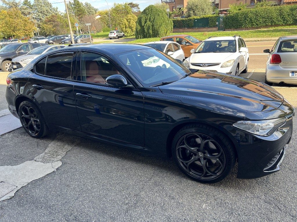 Foto ALFA ROMEO Giulia 2.2 Turbodiesel 210 CV AT8 AWD Q4 Veloce 30 MESI G usato Bologna