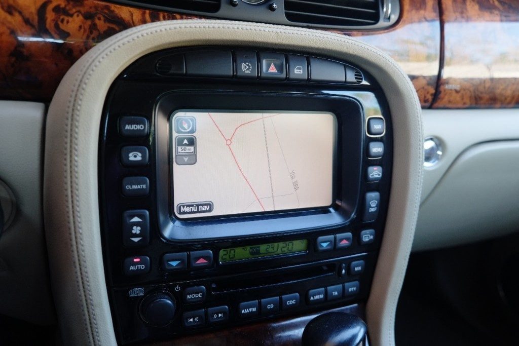 JAGUAR XJ 2.7 D V6 cat Executive - 18