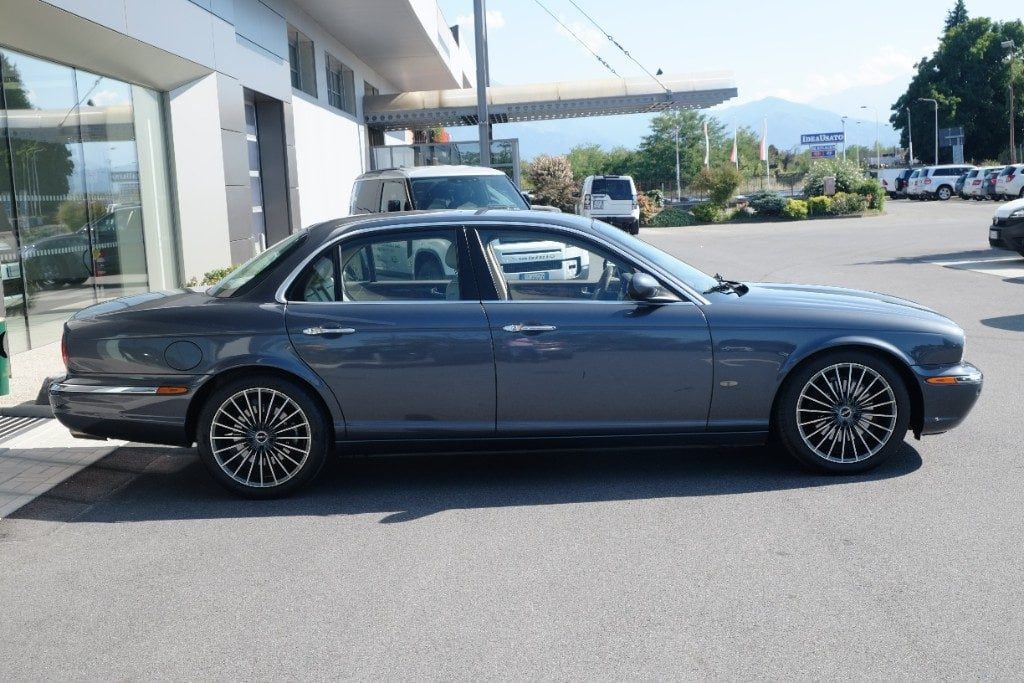 JAGUAR XJ 2.7 D V6 cat Executive - 6