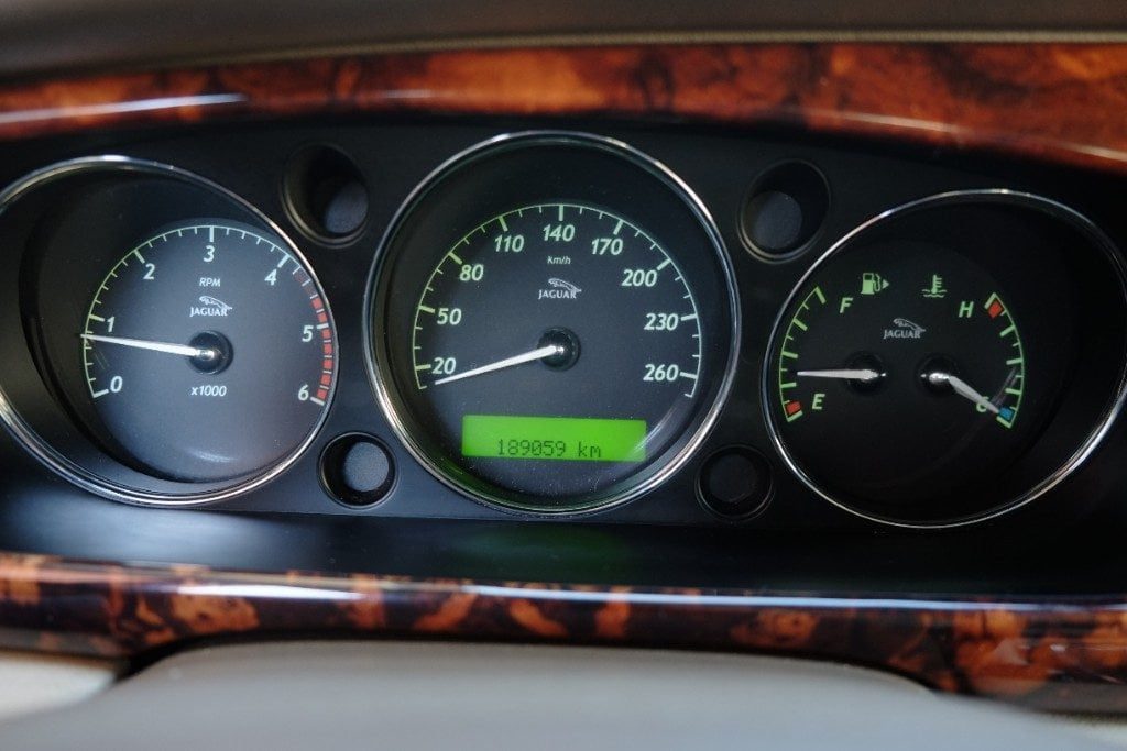 JAGUAR XJ 2.7 D V6 cat Executive - 16