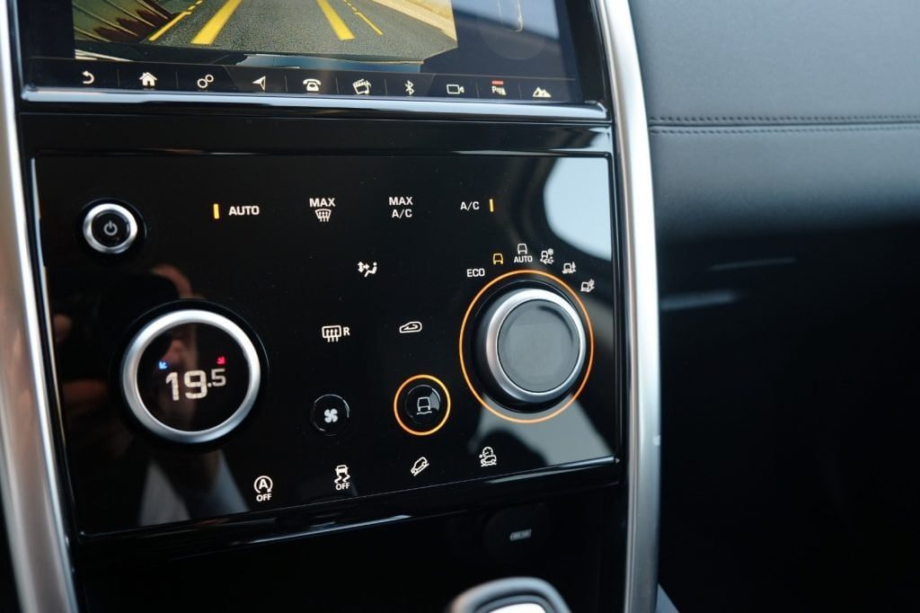 LAND ROVER Discovery Sport 2.0D AWD Auto S - BLACK PACK - - 18