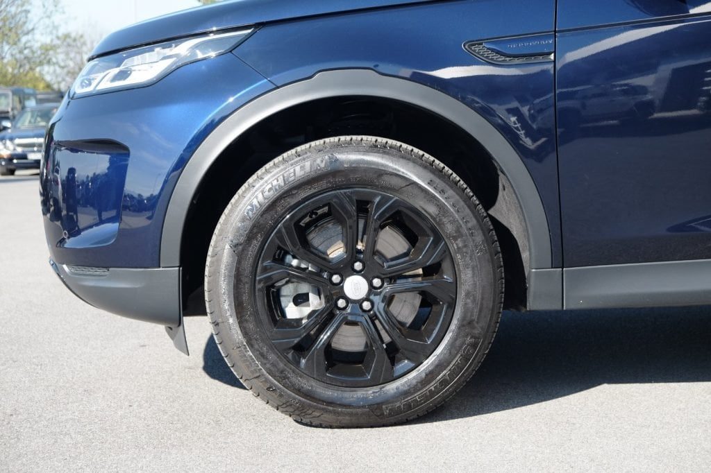 LAND ROVER Discovery Sport 2.0D AWD Auto S - BLACK PACK - - 9