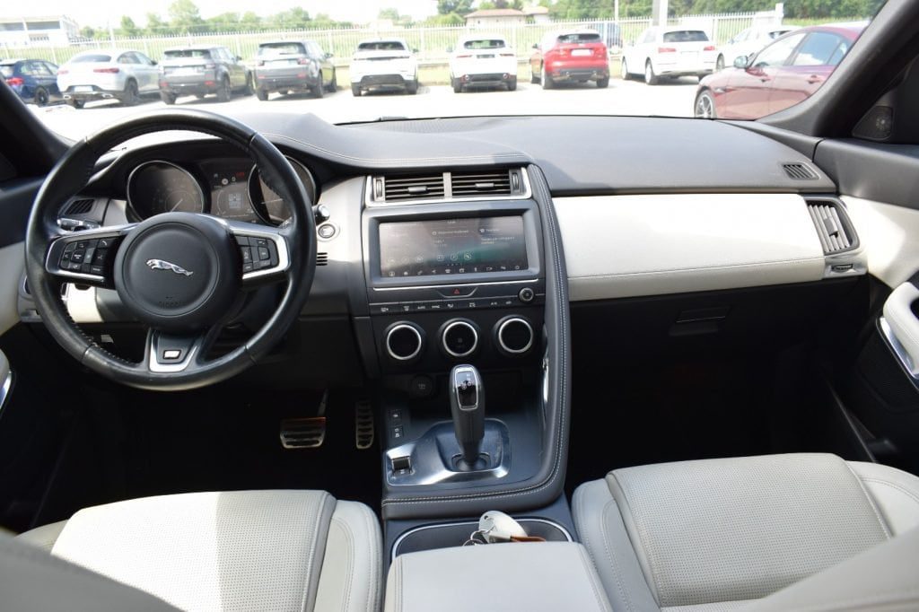 JAGUAR E-Pace 2.0D 180 CV AWD aut. R-Dynamic S - 10
