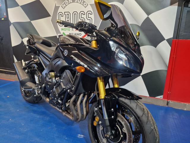 YAMAHA FZ8 Nero metallizzato