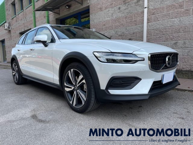 VOLVO V60 Cross Country B4 2.0 D 197CV AWD PLUS AUTOMATICA UNIPROPRIETARIO 