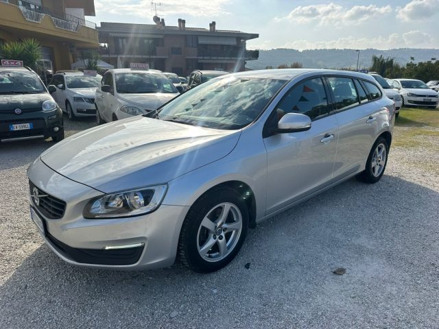 VOLVO V60 D2 Dynamic Edition 