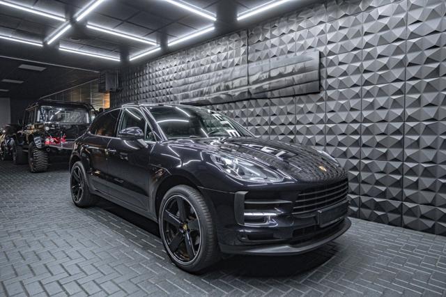 PORSCHE Macan Nero metallizzato