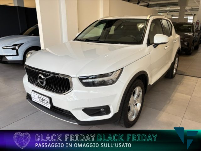 VOLVO XC40 T2 Momentum Pro 