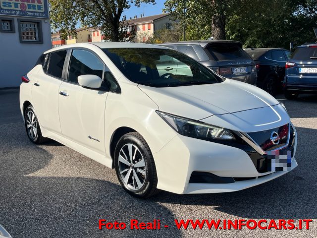 NISSAN Leaf Bianco pastello