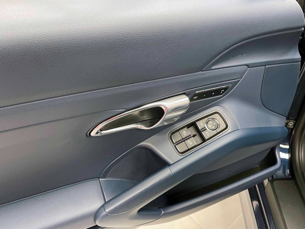 PORSCHE Boxster 2.7 PDK - 16