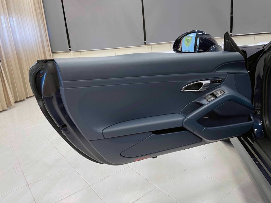 PORSCHE Boxster 2.7 PDK - 57