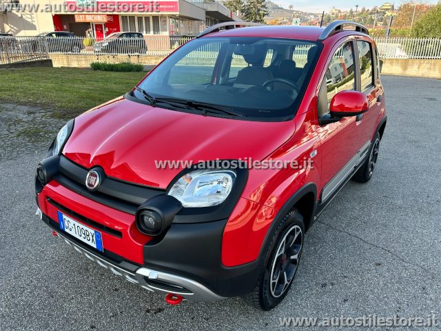 FIAT Panda Cross Rosso pastello