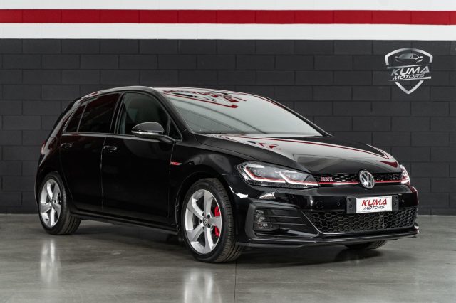 VOLKSWAGEN Golf GTI Nero perlato