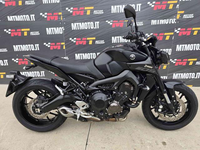 YAMAHA MT-09 Grigio pastello