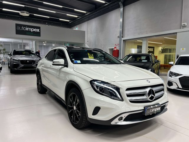 MERCEDES-BENZ GLA 200 Weiß pastell