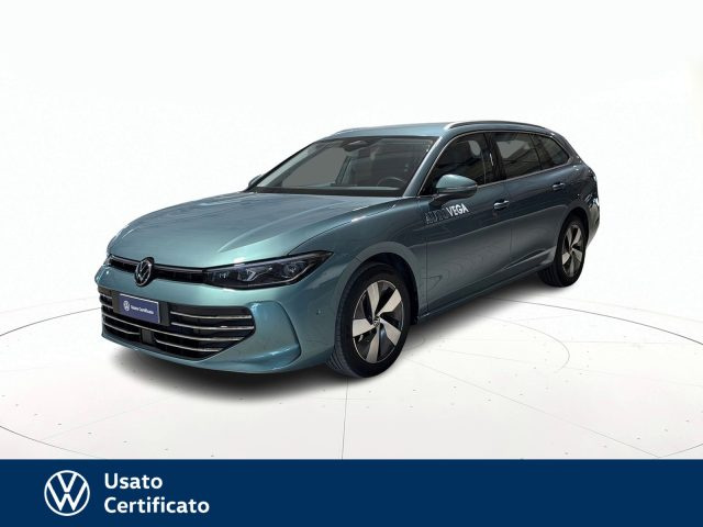 VOLKSWAGEN Passat Verde pastello