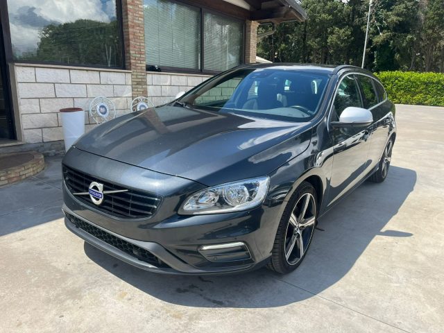 VOLVO V60 D2 2.0 R-design 