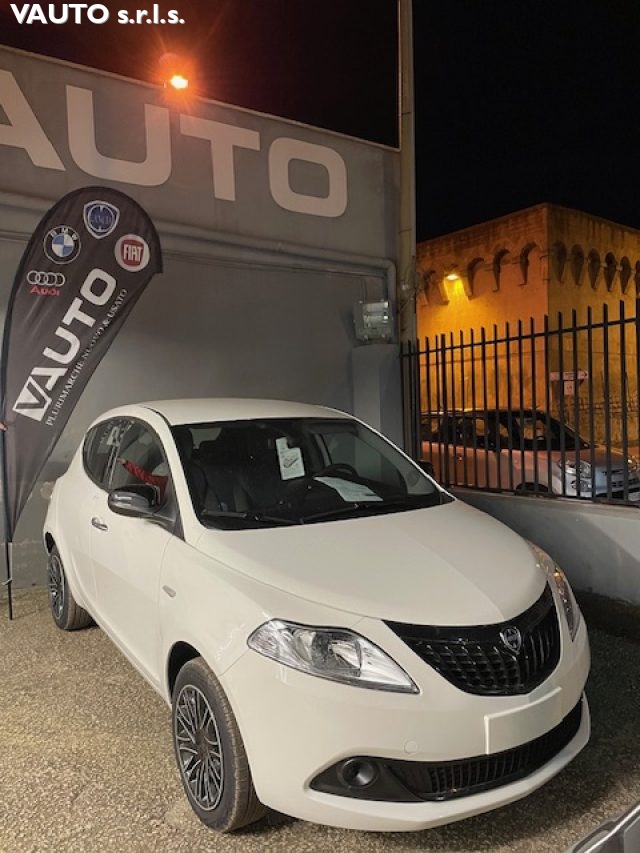 LANCIA Ypsilon Bianco metallizzato