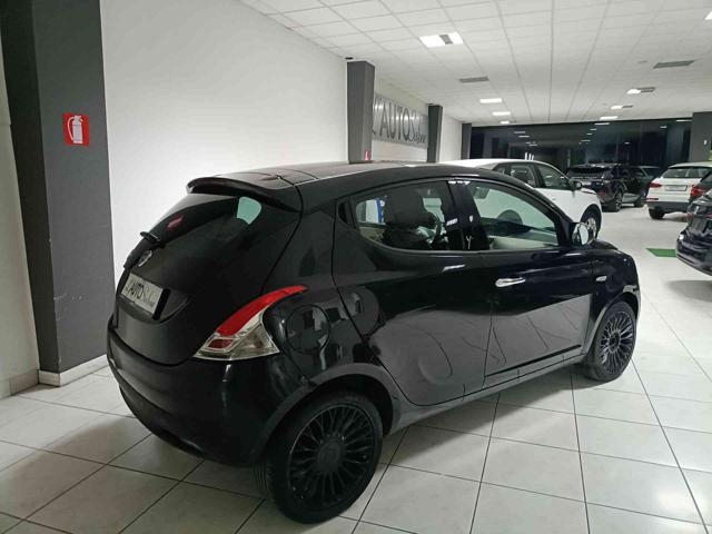 LANCIA Ypsilon Nero pastello