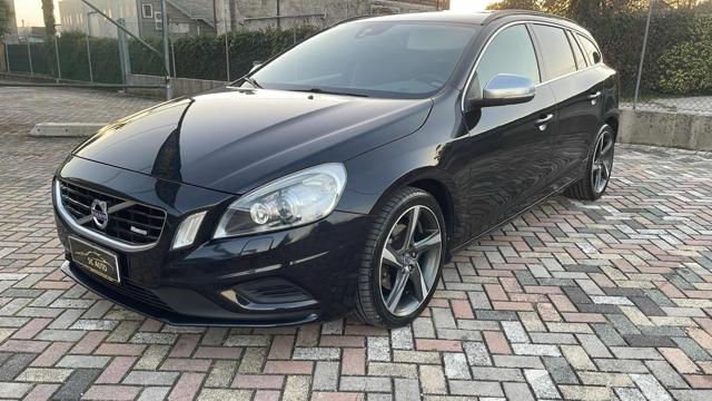 VOLVO V60 D5 R-design 