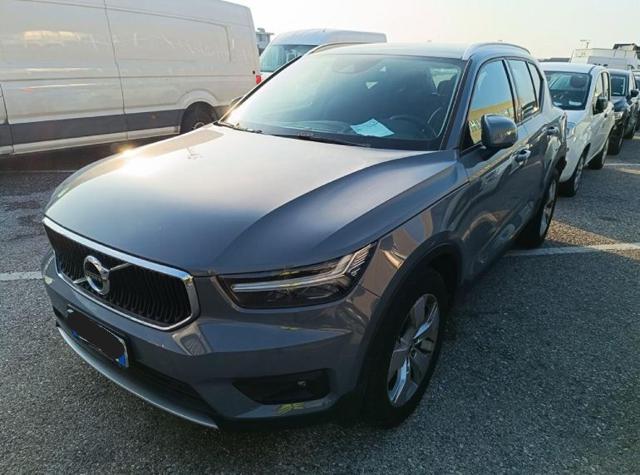 VOLVO XC40 B4 AWD Geartronic Momentum Pro 