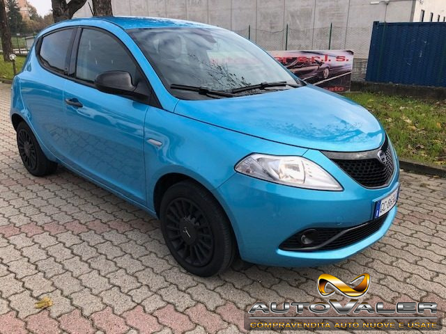 LANCIA Ypsilon 1.0 FireFly 5 porte S&S Hybrid Silver Plus 