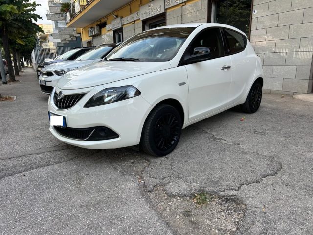 LANCIA Ypsilon Bianco pastello