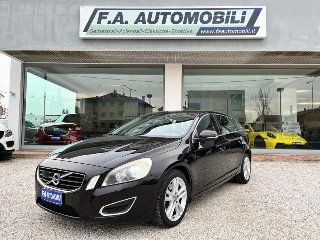 VOLVO V60 D4 Summum 