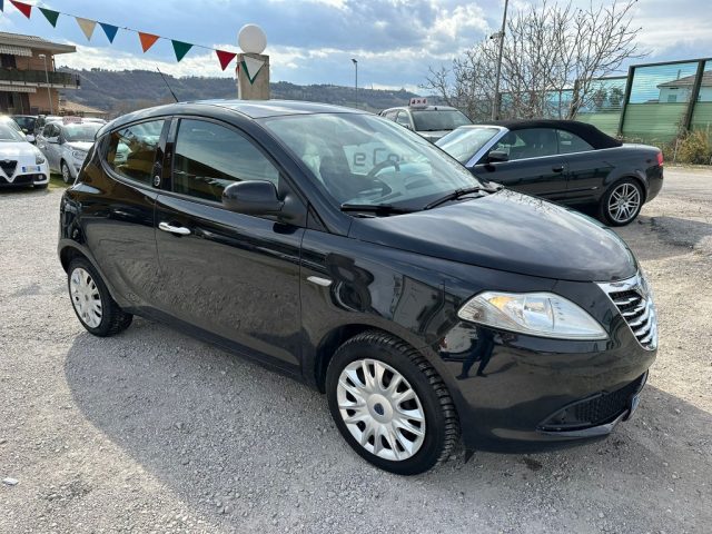 LANCIA Ypsilon 1.2 69 CV 5 porte GPL Ecochic Silver 