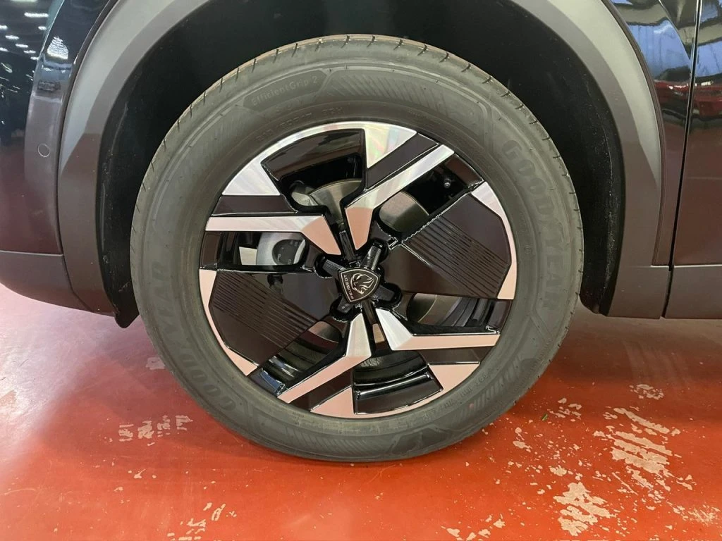 PEUGEOT 2008 NUOVO  Allure PureTech 130 EAT8 S&S - Grid Foto 10
