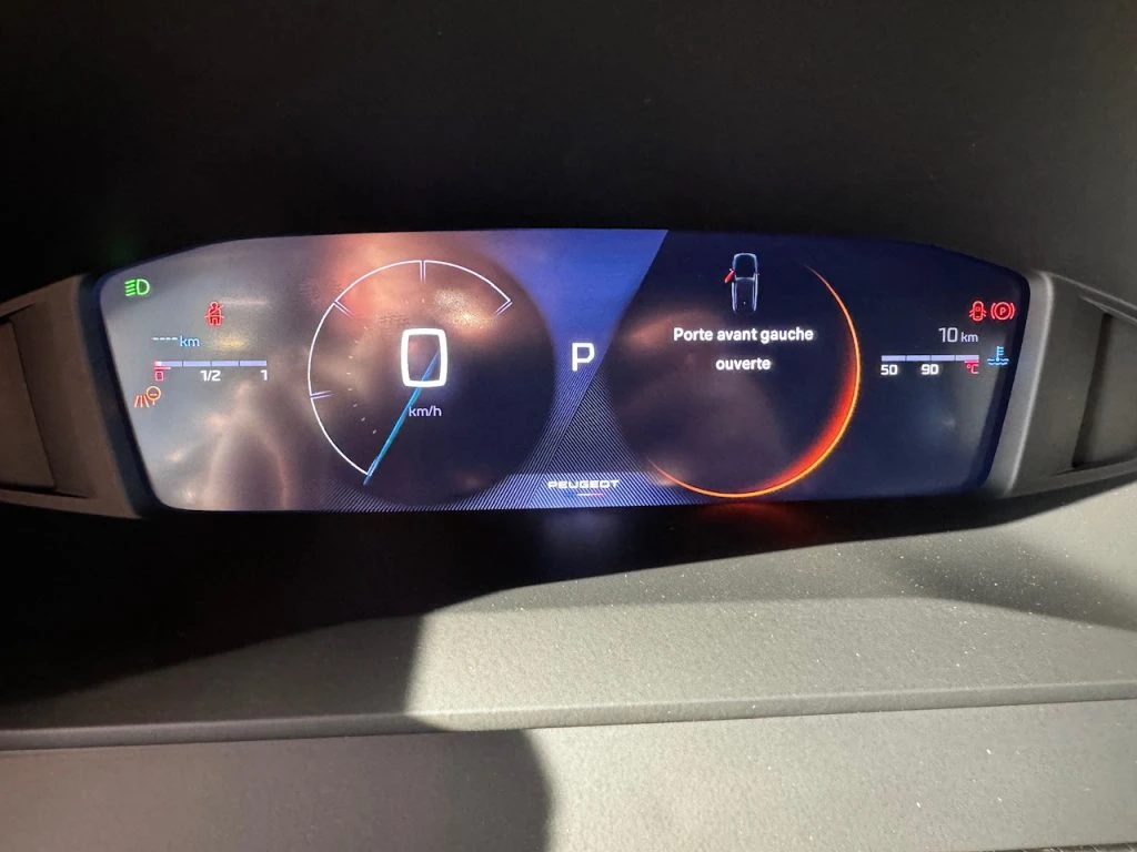 PEUGEOT 2008 NUOVO  Allure PureTech 130 EAT8 S&S - Grid Foto 13