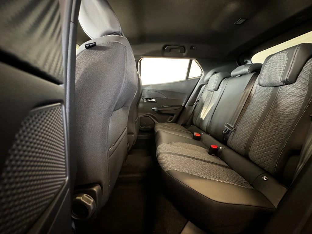 PEUGEOT 2008 NUOVO  Allure PureTech 130 EAT8 S&S - Grid Foto 15