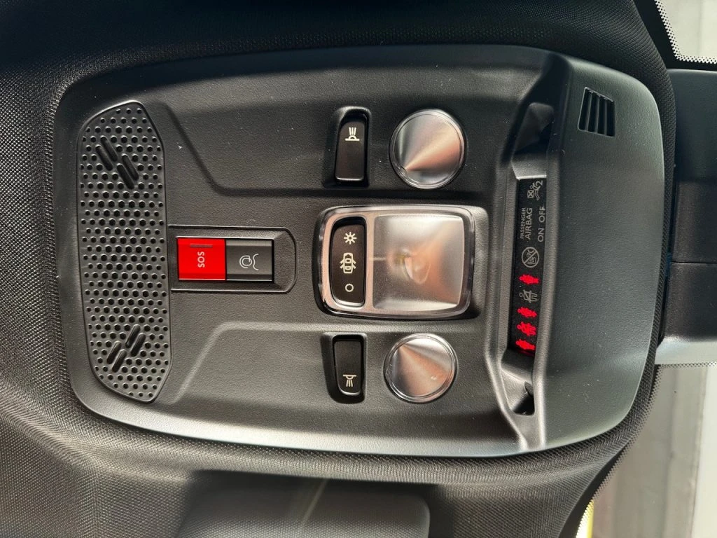 PEUGEOT 2008 NUOVO  Allure PureTech 130 EAT8 S&S - Grid Foto 29