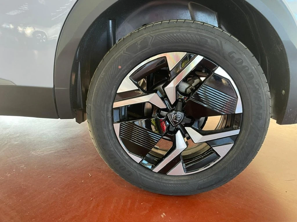 PEUGEOT 2008 NUOVO  Allure PureTech 130 EAT8 S&S - Grid Foto 10