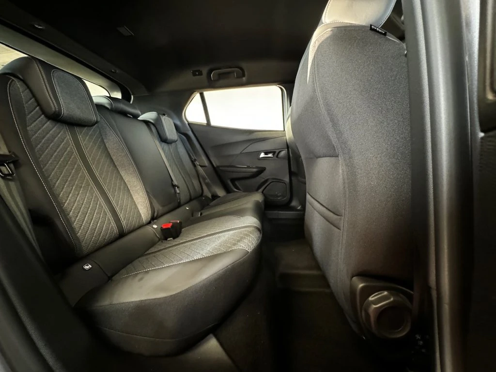 PEUGEOT 2008 NUOVO  Allure PureTech 130 EAT8 S&S - Grid Foto 17