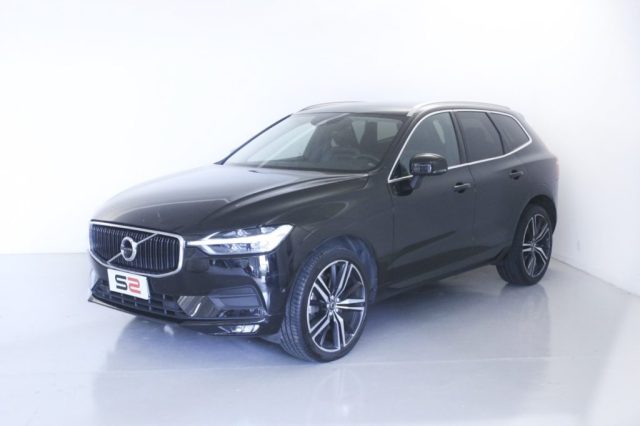 VOLVO XC60 B4 (d) AWD Geartronic Momentum Int. Pelle 