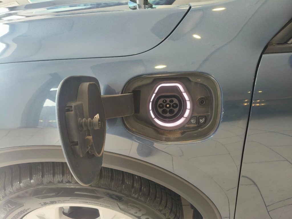 FORD Kuga 2.5 Plug In Hybrid Connect  2WD Automatic - 8