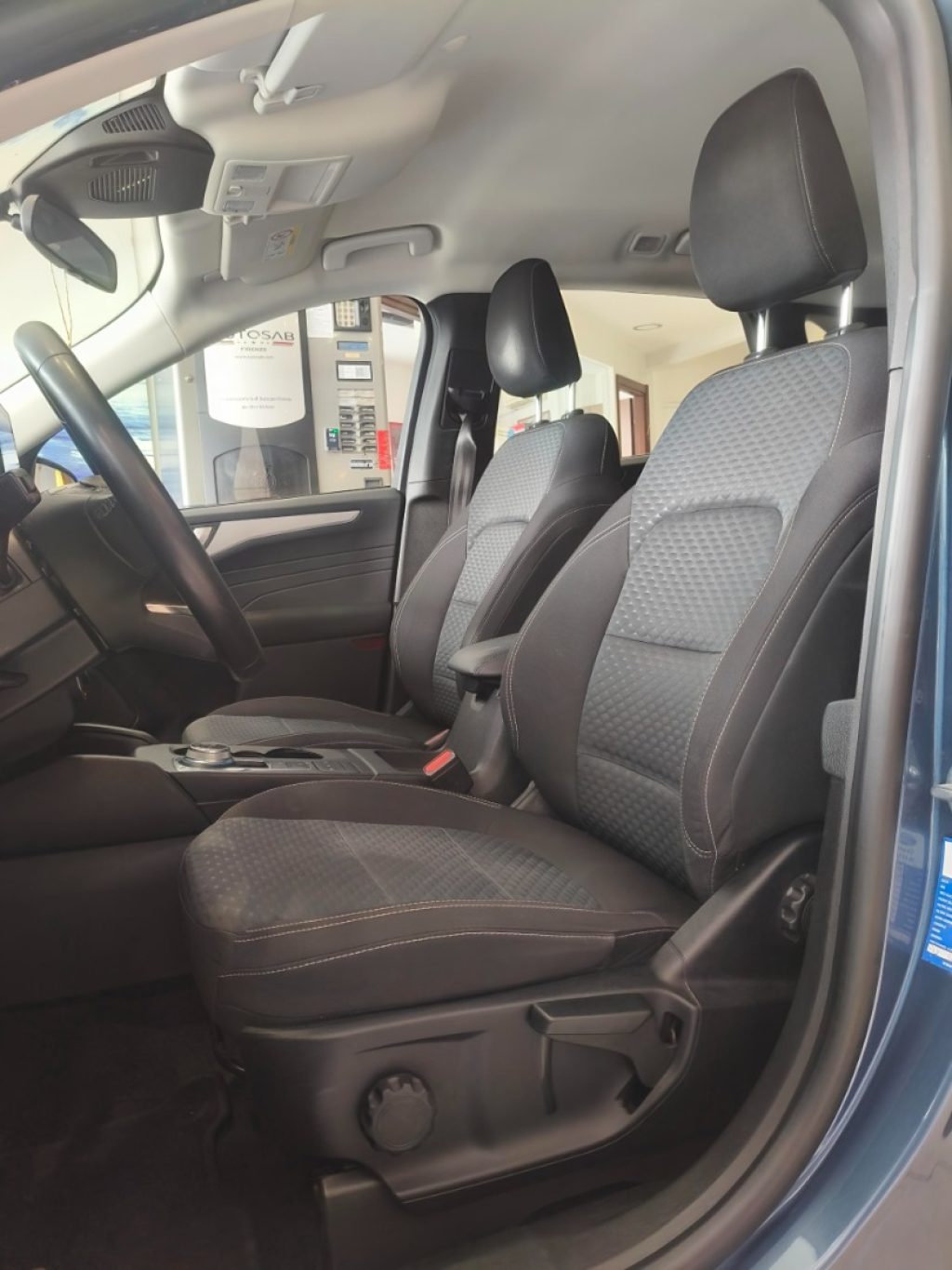 FORD Kuga 2.5 Plug In Hybrid Connect  2WD Automatic - 17