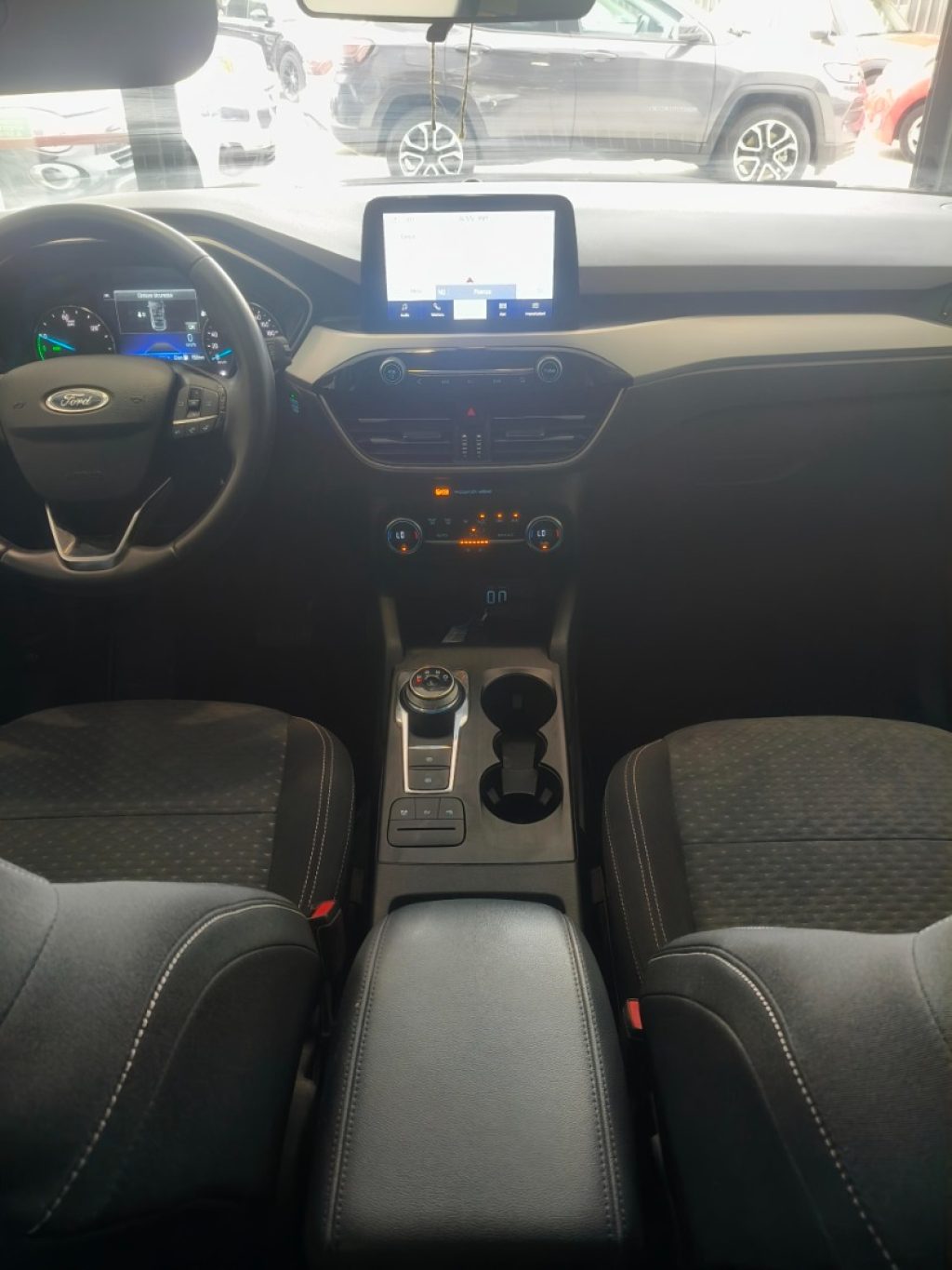 FORD Kuga 2.5 Plug In Hybrid Connect  2WD Automatic - 11