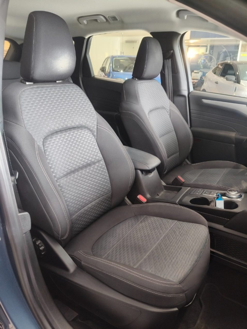 FORD Kuga 2.5 Plug In Hybrid Connect  2WD Automatic - 18