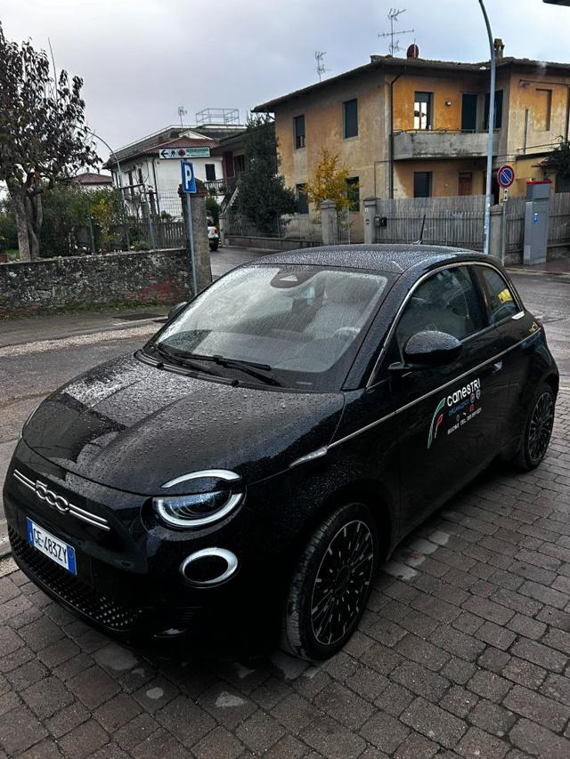 FIAT 500 La Prima 3+1 42 kWh 