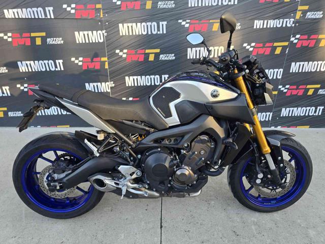 YAMAHA MT-09 Blu metallizzato