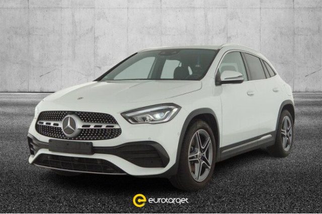 MERCEDES-BENZ GLA 200 Automatic Premium 